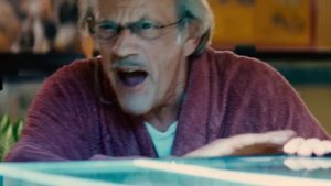 [ТРЕШ ОБЗОР] фильма ПИРАНЬИ 3D (Кровавый перекус на озере)