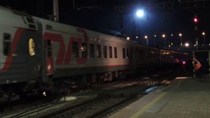 ЭП1М-744 с пассажирским поездом Анапа-Москва