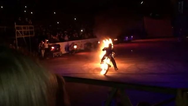 Горящий мотоциклист