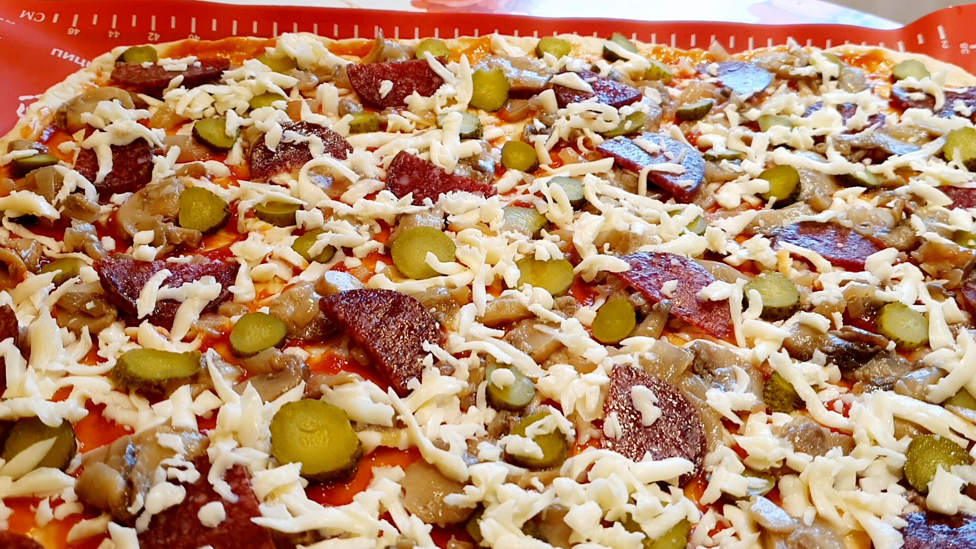 тонкая пицца в духовке с колбасой фото 19