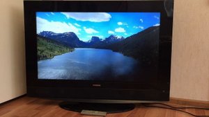 Телевизор Thomson 40m71nh20 в нормальном состоянии.