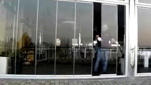 Безрамное остекление ресторанов, кафе, баров летних площадок от PanoramGlass