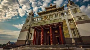 Золотая обитель Будды Шакьямуни