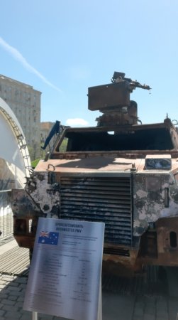 Австралийский бронетранспортер Bushmaster - Трофеи Российской Армии, выставка м. Парк Победы, Москва