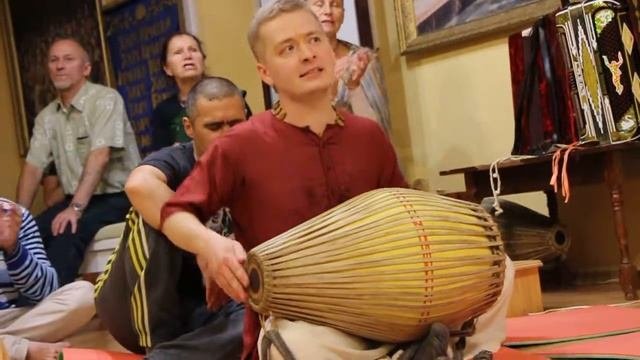Полуночный киртан на Джанмаштами