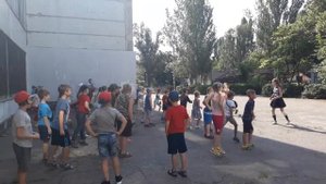 Утренняя зарядка в школьном лагере 2019г