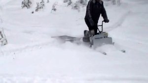 Снег по пояс, а мы едем. Мини-снегоход Рыбак 2МР.