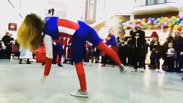 В Благовещенске прошёл флешмоб в трц острова смотреть онлайн