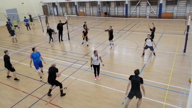 Волейбол.Тренировки для начинающих. Блок упражнений на обработку мяча после перемещения. смотреть онлайн