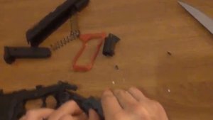 починка курка на игрушечном пистолете