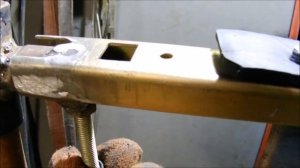 Самодельный штатив для фотокамеры.  Homemade tripod for the camera.mp4