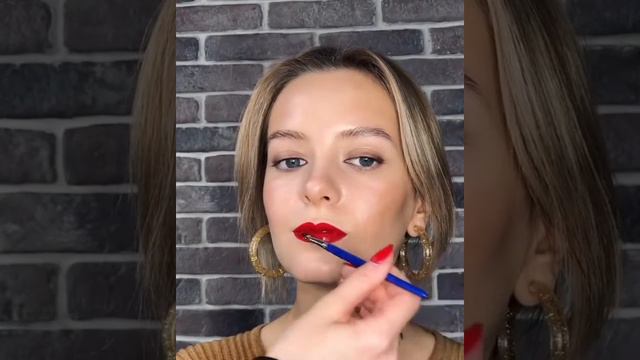 Красная помада и что с ней можно сделать