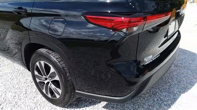 Back To Black: 2021 Toyota Highlander XLE: 218 Attitude Black: The Executive Touch: #GodGivenTalent