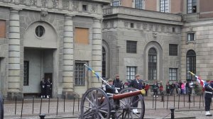 Смена караулов в Королевском дворце Стокгольма