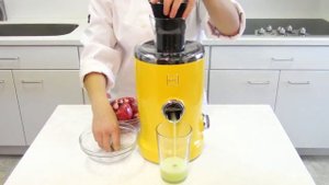 Novis Vita Juicer: Juicing Pomegrante & Apple Juice
