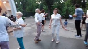 ТЬІ НА ЗВОНКИ НЕ ОТВЕЧАЙ!!!ТАНЦЬІ  В ПАРКЕ ГОРЬКОГО!!! ХАРЬКОВ  2021