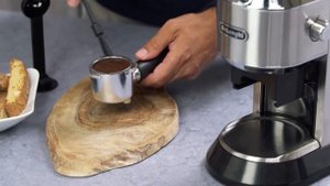 Máy xay cafe DeLonghi Dedica KG521.M