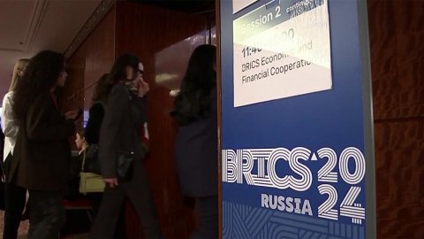 Сергей Лавров станет спикером на одной из сессий в рамках мероприятий по линии БРИКС в Москве