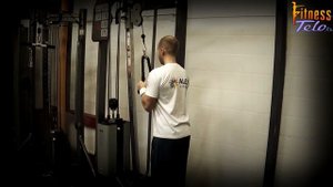 РАЗГИБАНИЕ РУК в кроссовере с канатом // упражнения для тренажерного зала