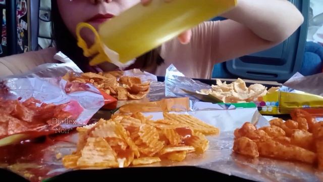 Mukbang ASMR chips Ruffles Sabritas Cheetos y Fritos salsa extreme crunch comiendo papas crujient