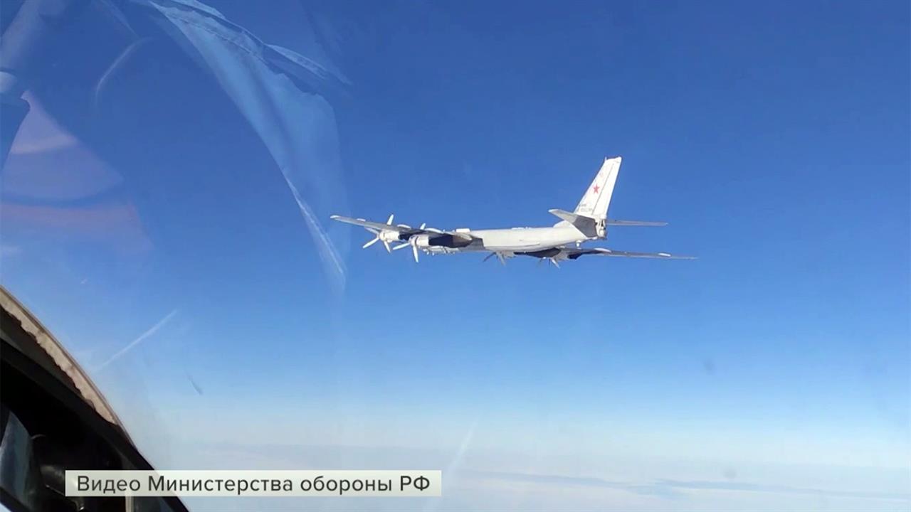Два российских Ту-95МС выполнили плановый полет над нейтральными водами Берингова моря