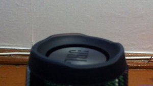 Распаковка колонки JBL Charge 3