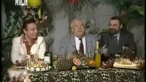 Анекдот от Никулина Белый попугай