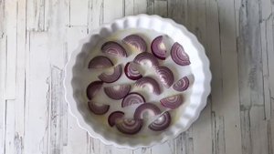 КАК ПРИГОТОВИТЬ ФИЛЕ МИНТАЯ В ДУХОВКЕ С ЛУКОМ И ПОМИДОРАМИ? Сочная и вкусная рыба с овощами на ужин