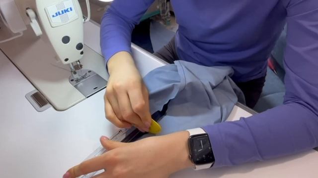 ШЬЮ ШОППЕР С КОСМЕТИЧКОЙ-ВКЛАДЫШ / ШОППЕР СВОИМИ РУКАМИ / МЯГКИЙ ДУТЫЙ ШОППЕР смотреть онлайн