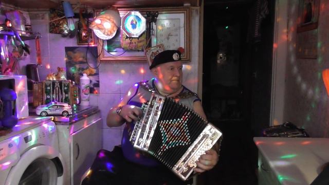 10минутн\тренировка\игр\гармонь\оказалось\камера\включена\думал шо выключена\получилось интересно\ смотреть онлайн