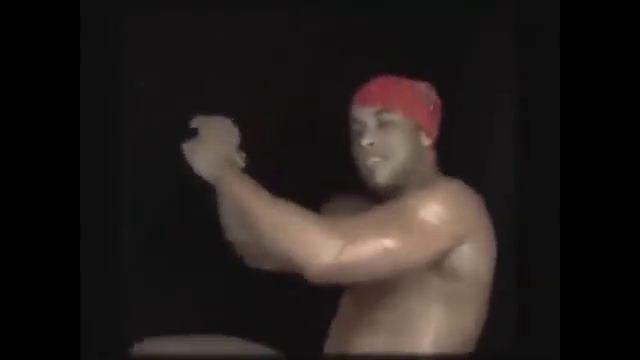 РИКАРДО МИЛОС ПРОДОЛЖАЕТ БЕСИТЬСЯ смотреть онлайн