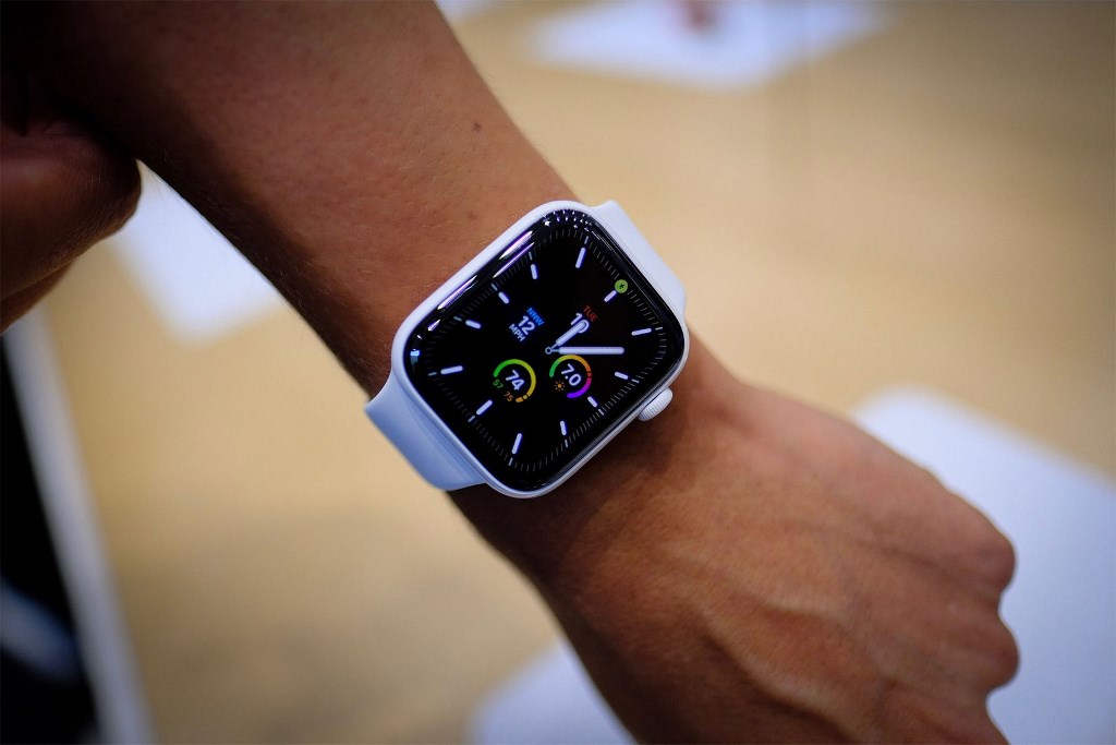 Apple #Watch SE 44mm.  Отзыв после 1,5 года ношения на предмет царапин. #apple #AppleWatch #часы #SE