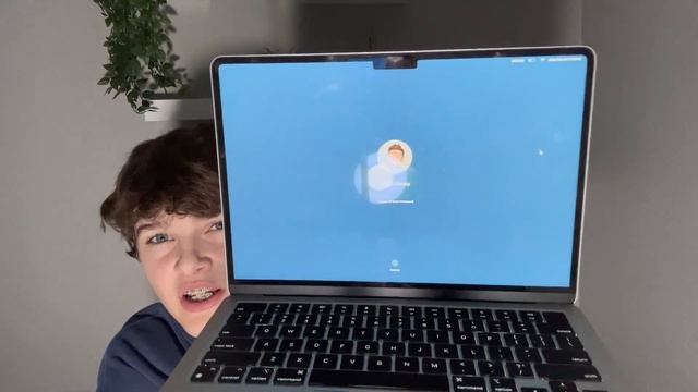 MacBook Air 2022 Unboxing + review смотреть онлайн