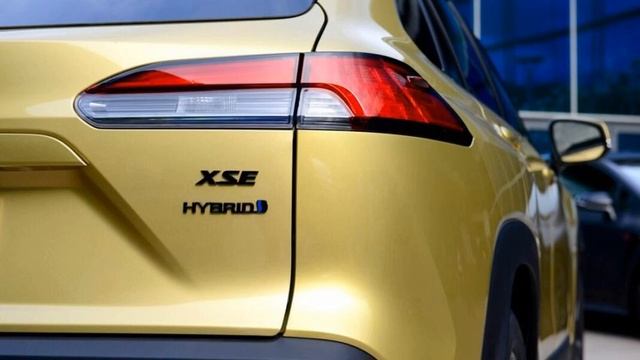 2023 Toyota Corolla Cross Hybrid Debuts With More Efficiency Fresh Tech