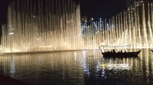 Шоу поющих фонтанов в Дубае. Музыка завораживает! Полная версия, качественный звук