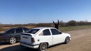 Opel Kadett GSi 2.0 16v vs Vectra A2000 c20xe 4x4