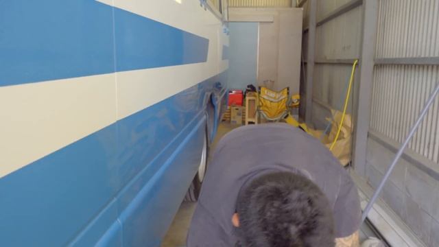 警察バスのヒーターを自力で取り外そうとしたら地獄の結末に смотреть онлайн