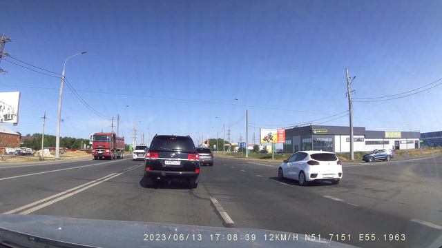 Поворот через двойную сплошную Toyota Land Cruiser О447ОО56