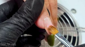 Как выравнить кривой клюющий ноготь акригелем?