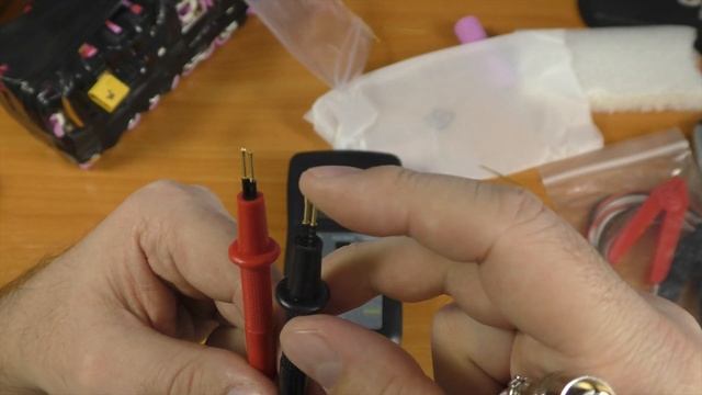 Измеритель внутреннего сопротивления YR1035+ / Батареи 18650 смотреть онлайн