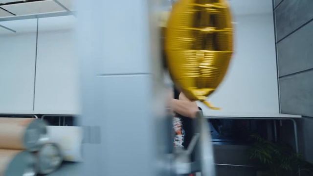 TXT(투모로우바이투게더) ‘LO$ER=LO♡ER’ (Office Attack ver.)