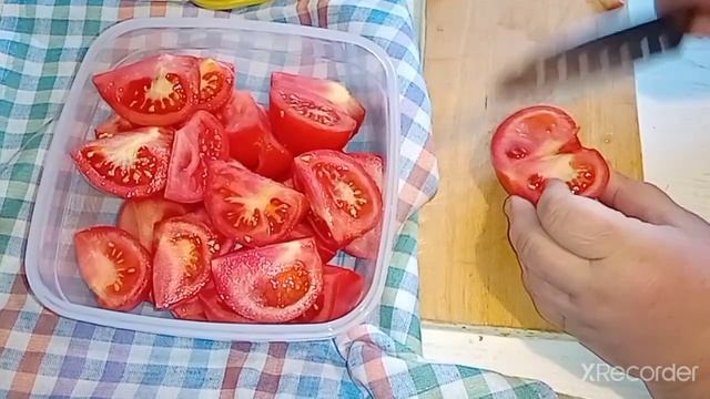 ОСТРАЯ ЗАКУСКА ИЗ ПОМИДОРОВ ?на природу или к шашлычку ?