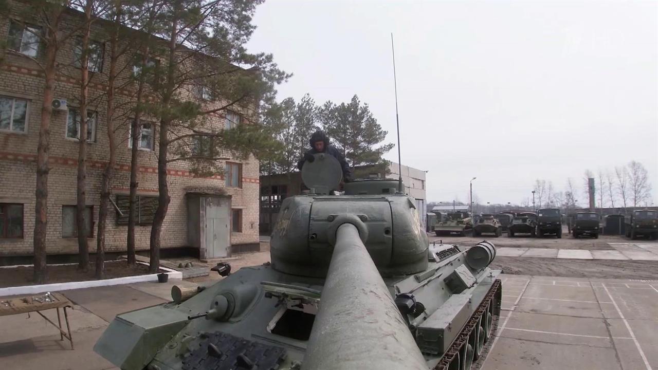 В Белогорске военные готовят ко Дню Победы легендарный Т-34