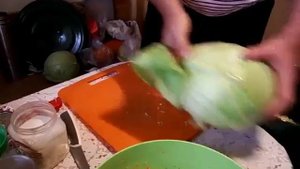 Как заквасить капусту в бочке