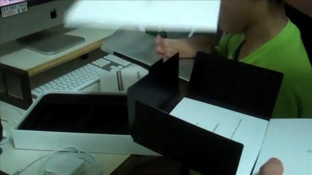 MacBook Air 11'' Unboxing + SuperDrive смотреть онлайн