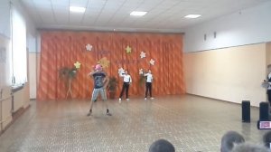 Очень крутой танец на день матери в школе!!!