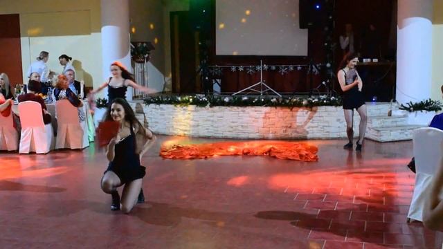 Шоу балет Оптима Танец с красной юбкой 1 смотреть онлайн