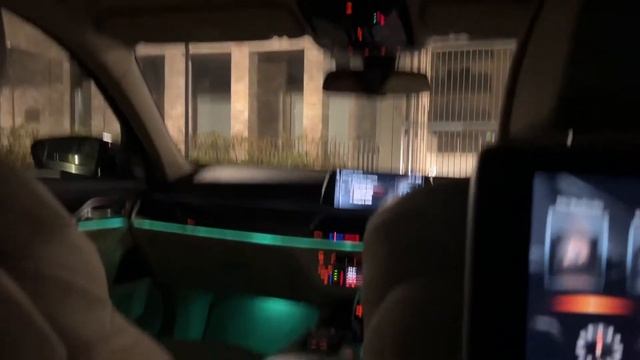 BMW 7 LONG G12, SKY LOUNGE LED ROOF, GESTURE CONTROL, AMBIANCE LIGHT PILLAR, TOUCH COMMAND TABLET