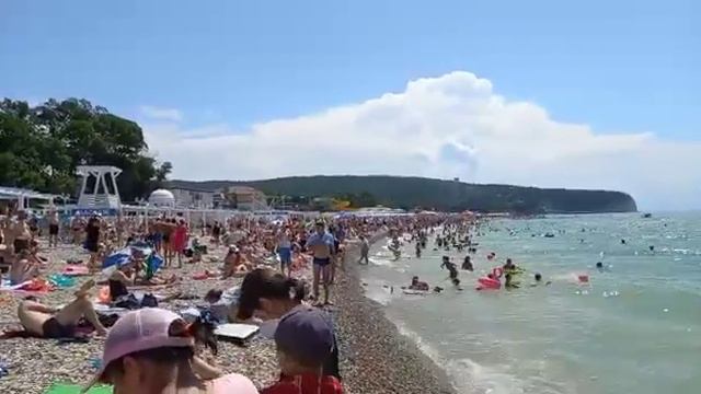 ДИВНОМОРСКОЕ - ОБСТАНОВКА НА ПЛЯЖЕ.🌞✔#пляжныйотдых #дивноморское