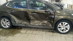 Citroen C4 Sedan сильный боковой удар, часть 1.